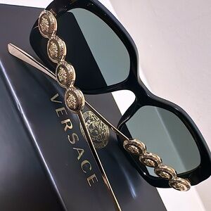VERSACE - Black & Gold Medusa Coin Sunglasses